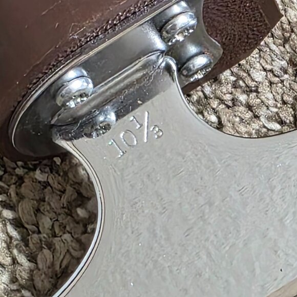 GAM Figure Skates 7.5 C w/ 10¼" Blades + Guardog Covers – White - Picture 13 of 16